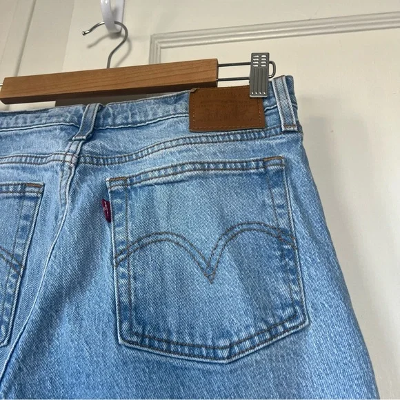 Levi's Wedgie Straight Jeans in Fully Baked Wash - Picture 8 of 10